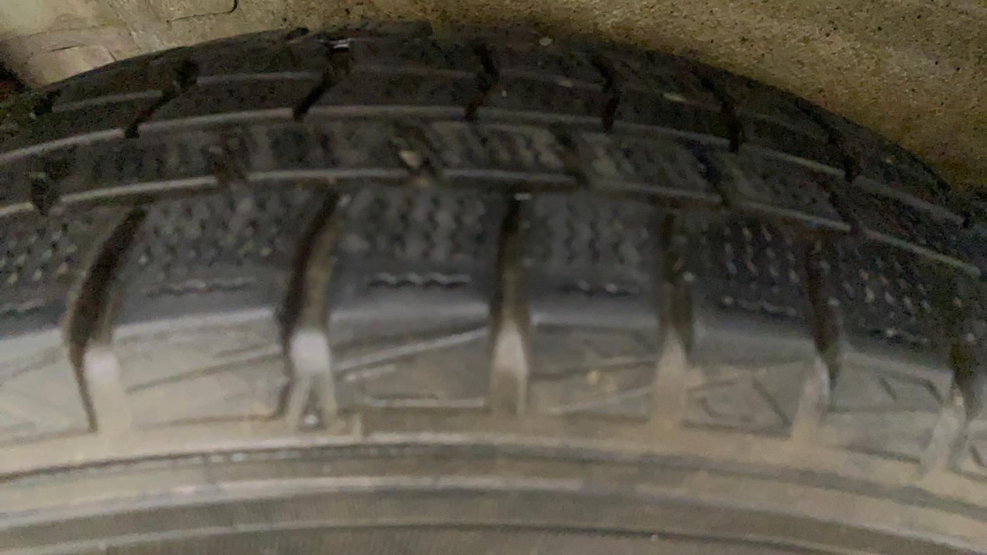 2017 Maruti Wagon R 1.0 LXI CNG, CNG, Manual, 92,580 km, Right Front Tyre Tread