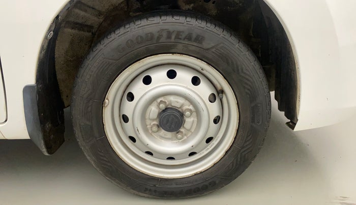 2017 Maruti Wagon R 1.0 LXI CNG, CNG, Manual, 92,580 km, Right Front Wheel