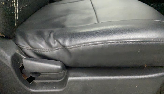 2017 Maruti Wagon R 1.0 LXI CNG, CNG, Manual, 92,580 km, Driver Side Adjustment Panel