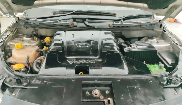 2016 Mahindra XUV500 W4, Diesel, Manual, 84,397 km, Engine View