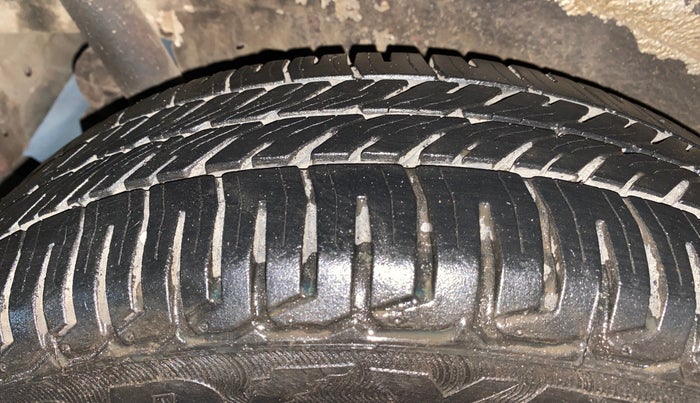 2014 Maruti Wagon R 1.0 VXI, Petrol, Manual, 30,795 km, Right Rear Tyre Tread