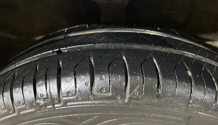 2014 Maruti Wagon R 1.0 VXI, Petrol, Manual, 30,795 km, Right Front Tyre Tread