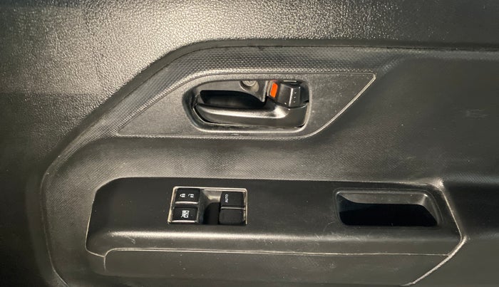 2022 Maruti New Wagon-R LXI CNG 1.0, CNG, Manual, 56,810 km, Driver Side Door Panels Control