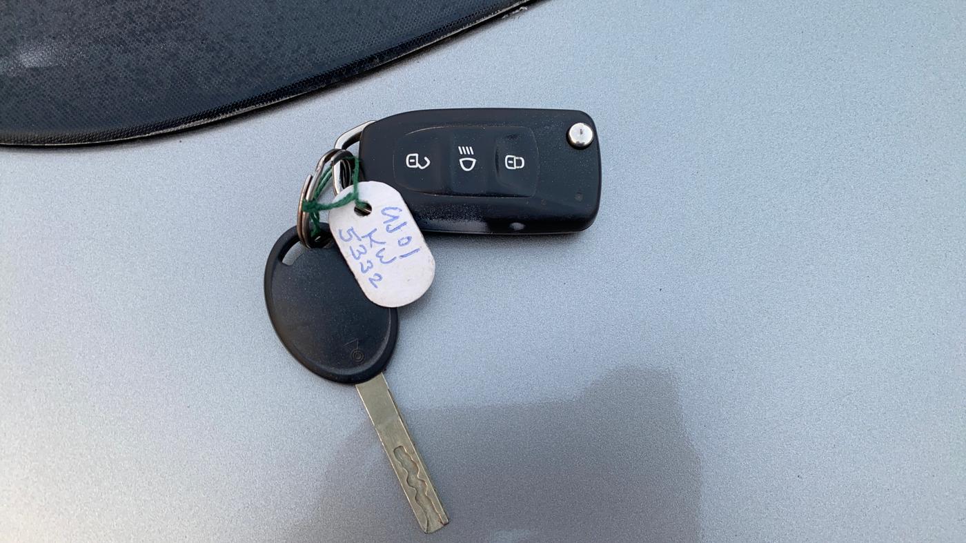 2019 Tata TIGOR XZ PETROL, CNG, Manual, 82,763 km, Key Close Up