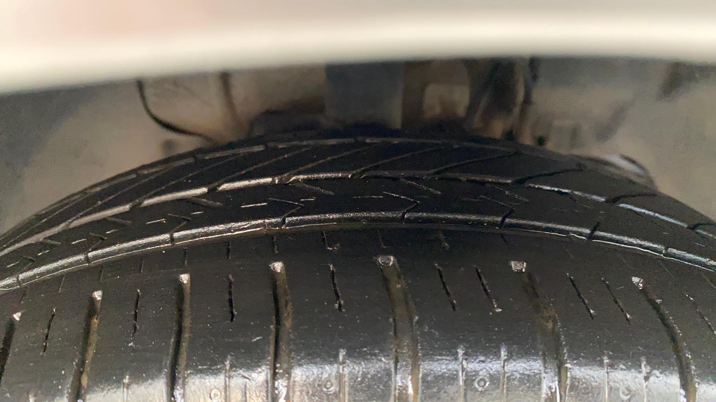2019 Tata TIGOR XZ PETROL, CNG, Manual, 82,763 km, Right Front Tyre Tread