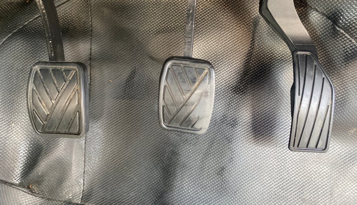 2017 Maruti Ertiga VXI, Petrol, Manual, 1,03,894 km, Pedals