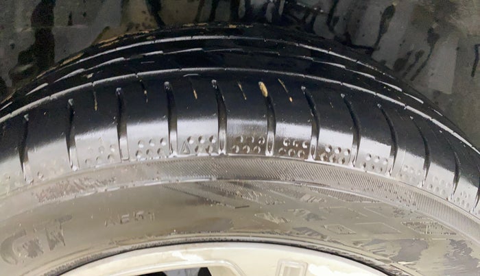 2018 Tata NEXON XT DIESEL, Diesel, Manual, 82,828 km, Right Front Tyre Tread