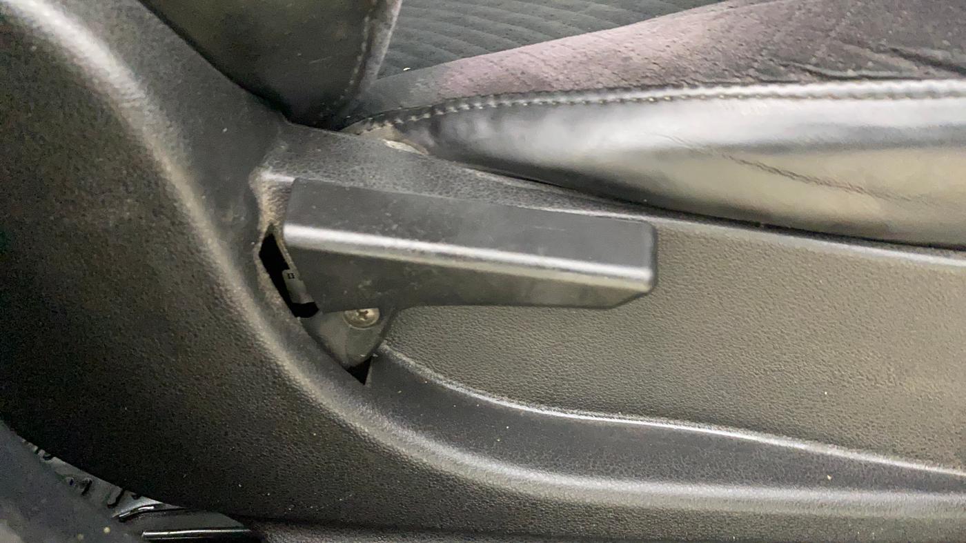 2018 Tata NEXON XT DIESEL, Diesel, Manual, 82,828 km, Driver Side Adjustment Panel