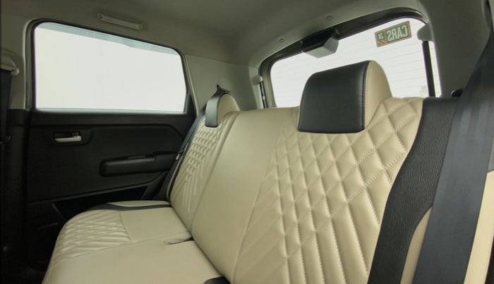 2022 Maruti New Wagon-R ZXI 1.2, Petrol, Manual, 9,292 km, Right Side Rear Door Cabin