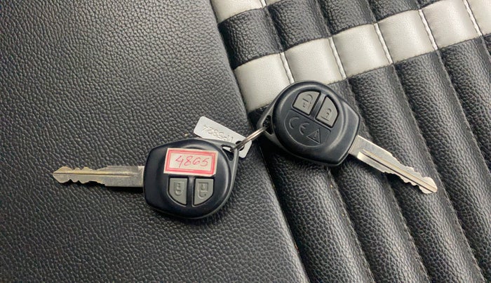 2019 Maruti Swift VXI AMT, Petrol, Automatic, 8,396 km, Key Close Up