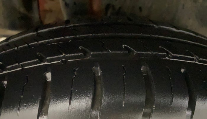 2019 Maruti Swift VXI AMT, Petrol, Automatic, 8,396 km, Right Rear Tyre Tread