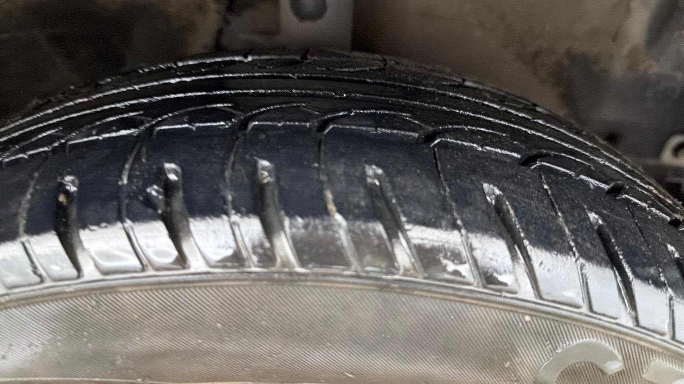2018 Hyundai Xcent E+, CNG, Manual, 72,436 km, Right Front Tyre Tread
