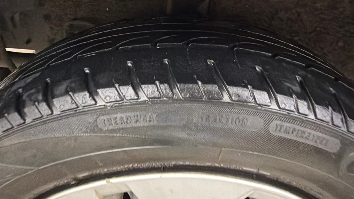 2018 Hyundai Xcent E+, CNG, Manual, 72,436 km, Right Rear Tyre Tread