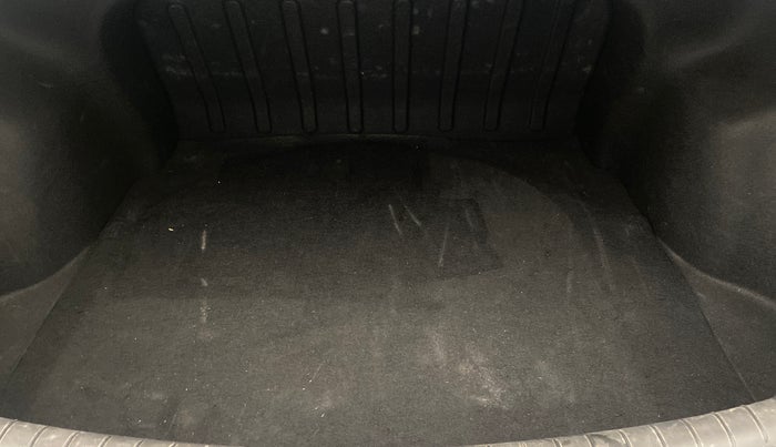 2017 Hyundai Verna 1.6 VTVT SX O, Petrol, Manual, 60,607 km, Boot Inside