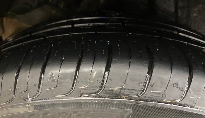 2017 Hyundai Verna 1.6 VTVT SX O, Petrol, Manual, 60,607 km, Right Rear Tyre Tread