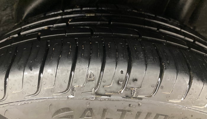 2017 Hyundai Verna 1.6 VTVT SX O, Petrol, Manual, 60,607 km, Left Rear Tyre Tread