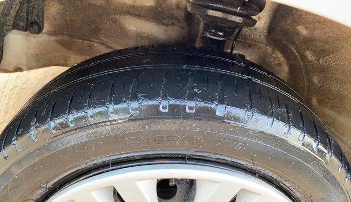 2017 Maruti Wagon R 1.0 VXI, CNG, Manual, 71,620 km, Left Front Tyre Tread