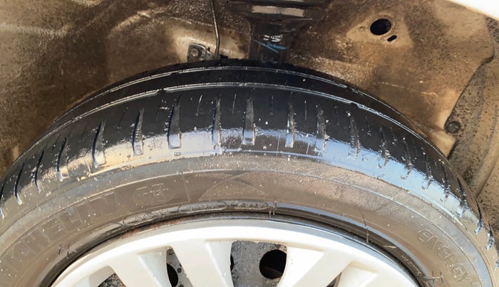 2017 Maruti Wagon R 1.0 VXI, CNG, Manual, 71,620 km, Right Front Tyre Tread