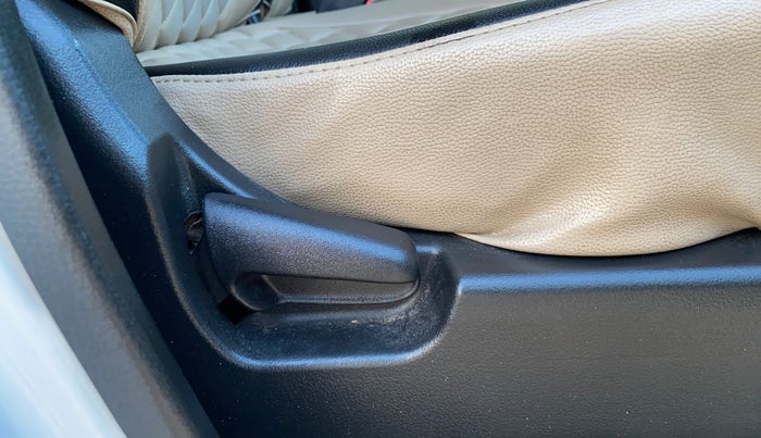 2017 Maruti Wagon R 1.0 VXI, CNG, Manual, 71,620 km, Driver Side Adjustment Panel