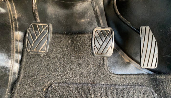 2017 Maruti Wagon R 1.0 VXI, CNG, Manual, 71,620 km, Pedals