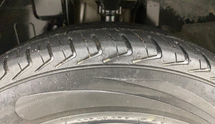 2018 Renault Kwid RXT 1.0 (O), Petrol, Manual, 43,357 km, Left Front Tyre Tread