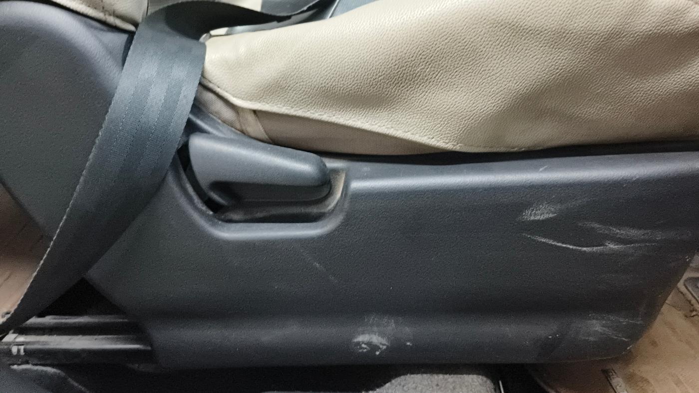 2016 Maruti Wagon R 1.0 VXI, Petrol, Manual, 73,292 km, Driver Side Adjustment Panel