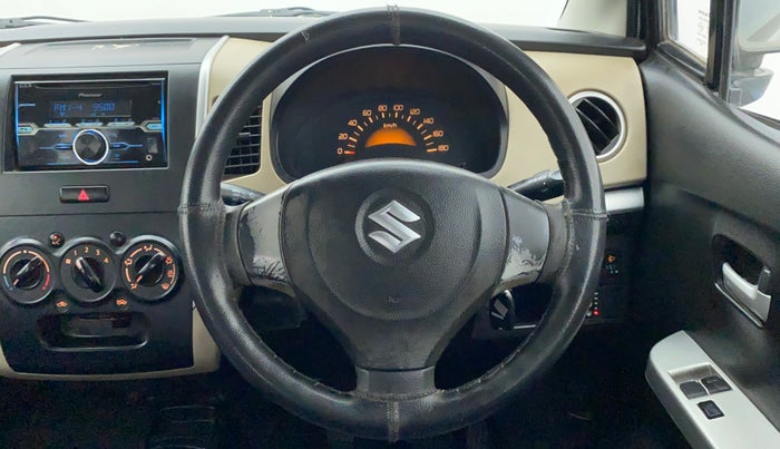 2017 Maruti Wagon R 1.0 LXI CNG, CNG, Manual, 82,909 km, Steering Wheel Close Up