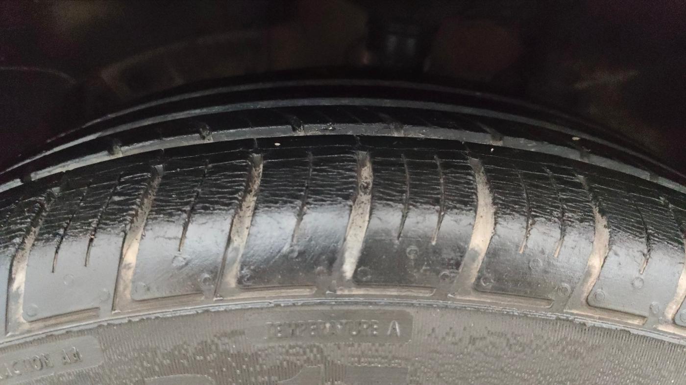 2018 Renault Captur RXT PETROL, Petrol, Manual, 43,274 km, Left Front Tyre Tread