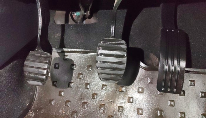 2018 Renault Captur RXT PETROL, Petrol, Manual, 43,274 km, Pedals