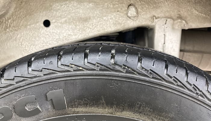 2023 Maruti Eeco 5 STR AC, Petrol, Manual, 27,914 km, Left Rear Tyre Tread