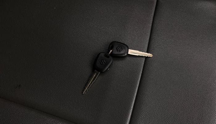 2023 Maruti Eeco 5 STR AC, Petrol, Manual, 27,914 km, Key Close Up