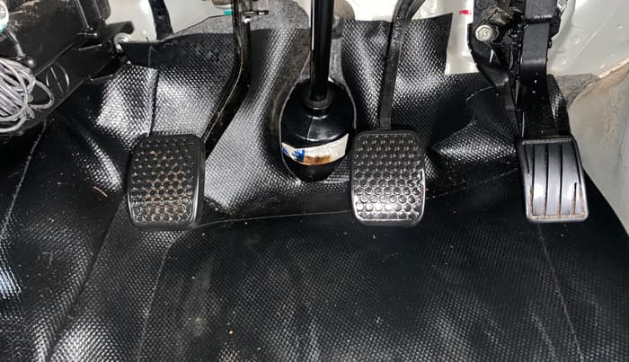 2023 Maruti Eeco 5 STR AC, Petrol, Manual, 27,914 km, Pedals