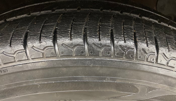 2020 Hyundai NEW SANTRO ASTA AMT, Petrol, Automatic, 30,402 km, Right Front Tyre Tread