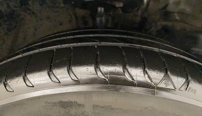 2019 Toyota Corolla Altis VL CVT PETROL, Petrol, Automatic, 27,944 km, Right Front Tyre Tread