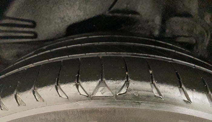 2019 Toyota Corolla Altis VL CVT PETROL, Petrol, Automatic, 27,944 km, Right Rear Tyre Tread