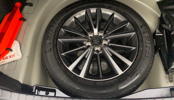 2019 Toyota Corolla Altis VL CVT PETROL, Petrol, Automatic, 27,944 km, Spare Tyre