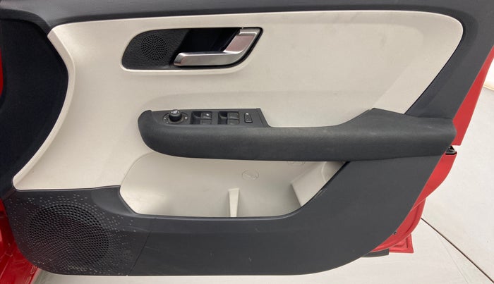2022 Tata ALTROZ XZA PLUS, Petrol, Automatic, 9,638 km, Driver Side Door Panels Control