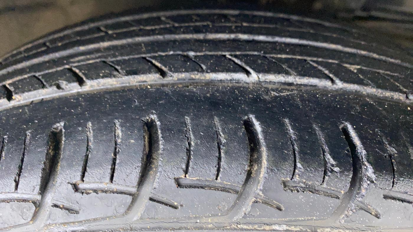 2016 Maruti Baleno DELTA CVT PETROL 1.2, Petrol, Automatic, 55,821 km, Right Front Tyre Tread
