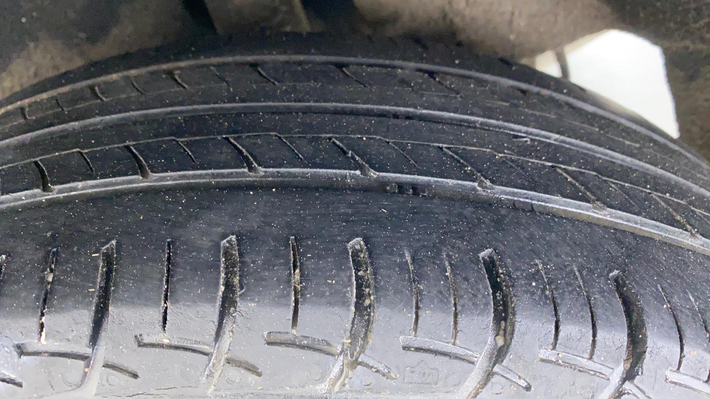 2016 Maruti Baleno DELTA CVT PETROL 1.2, Petrol, Automatic, 55,821 km, Left Rear Tyre Tread