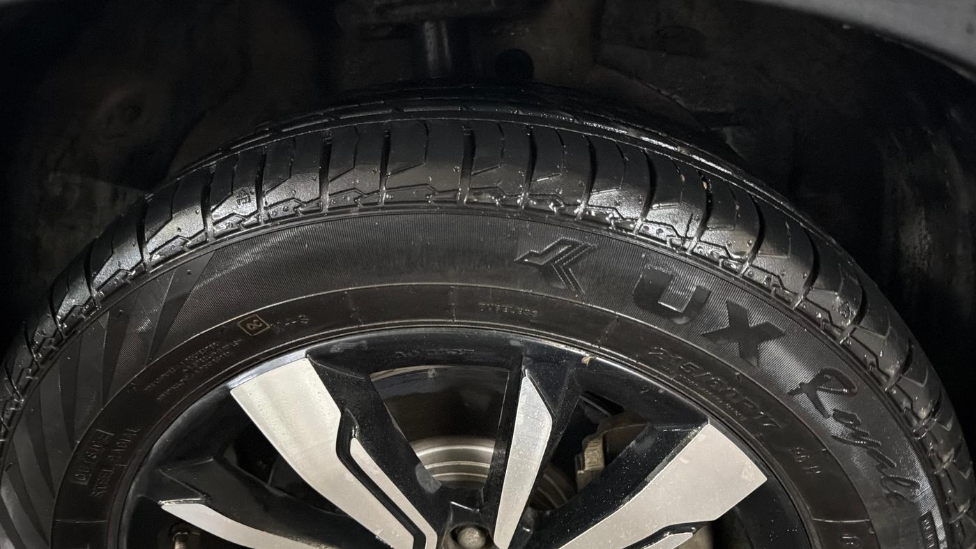 2020 MG HECTOR SHARP 1.5 DCT PETROL, Petrol, Automatic, 36,156 km, Right Front Tyre Tread