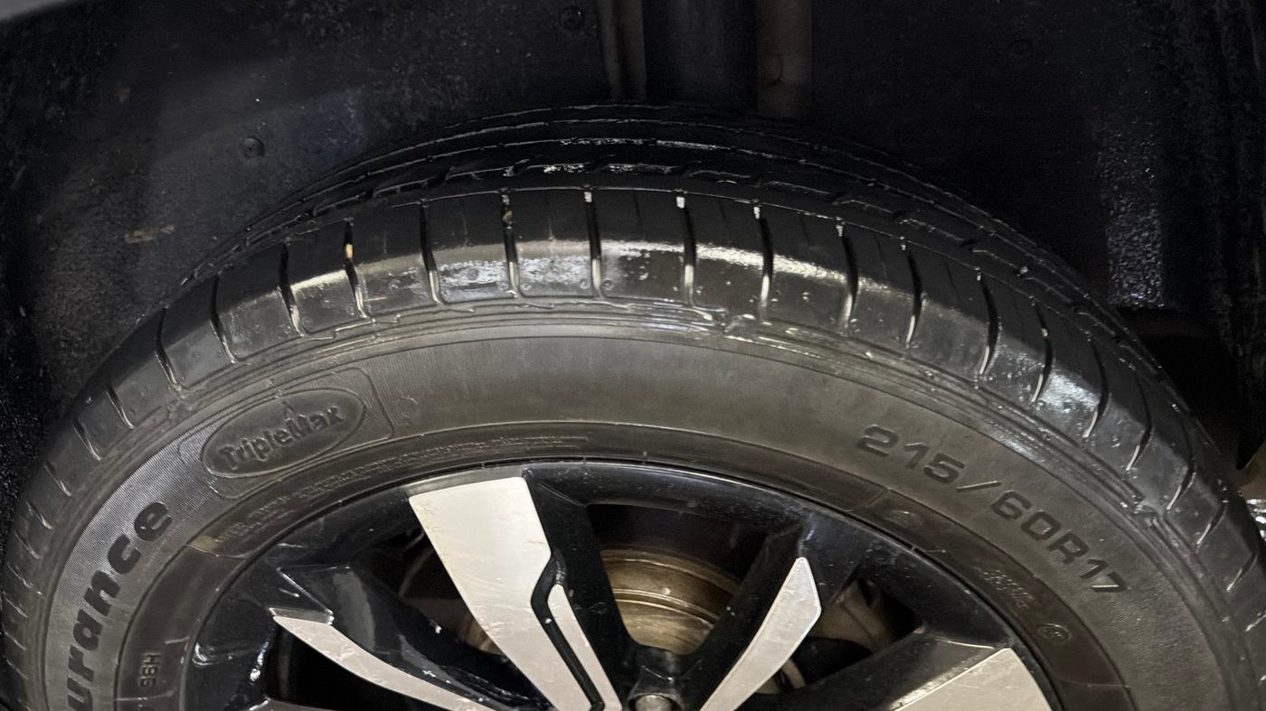 2020 MG HECTOR SHARP 1.5 DCT PETROL, Petrol, Automatic, 36,156 km, Left Rear Tyre Tread