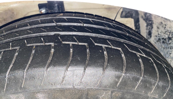 2025 Maruti Dzire VDI, Diesel, Manual, 79,686 km, Right Front Tyre Tread