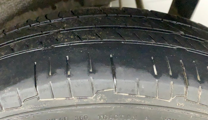 2017 Maruti Wagon R 1.0 LXI CNG, CNG, Manual, 95,892 km, Left Rear Tyre Tread
