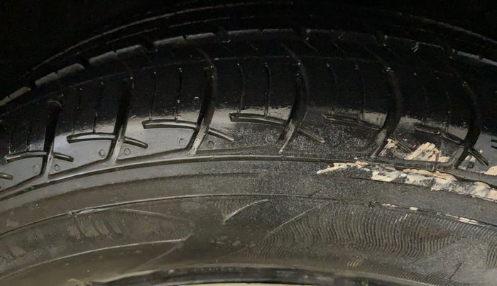 2018 Maruti Ciaz DELTA 1.4 MT PETROL, Petrol, Manual, 78,720 km, Right Front Tyre Tread