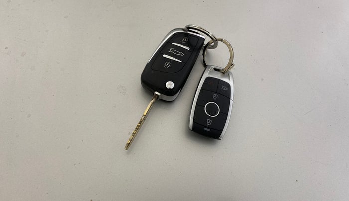 2013 Maruti Wagon R 1.0 LXI CNG, CNG, Manual, 91,178 km, Key Close Up