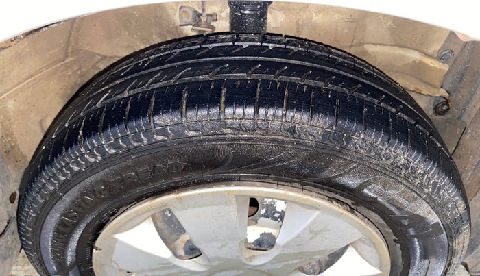 2013 Maruti Wagon R 1.0 LXI CNG, CNG, Manual, 91,178 km, Right Front Tyre Tread