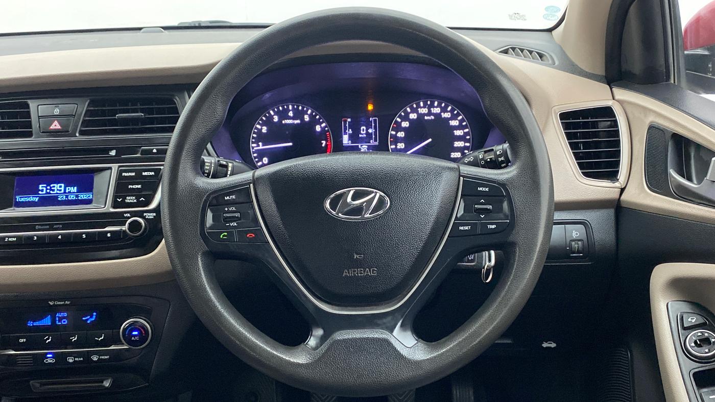 2015 Hyundai Elite i20 SPORTZ 1.2, Petrol, Manual, 69,861 km, Steering Wheel Close Up