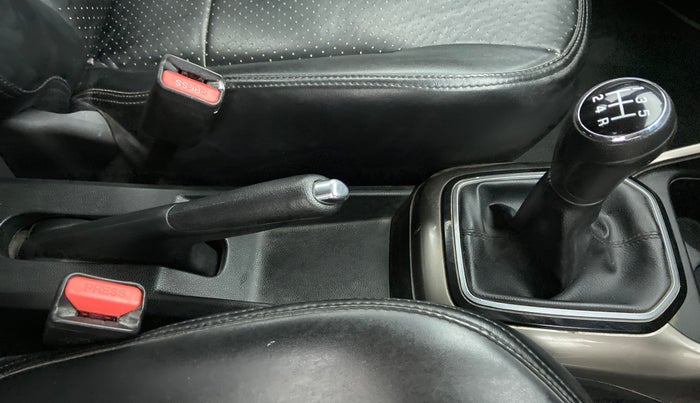 2018 Maruti IGNIS DELTA 1.2 K12, Petrol, Manual, 39,693 km, Gear Lever