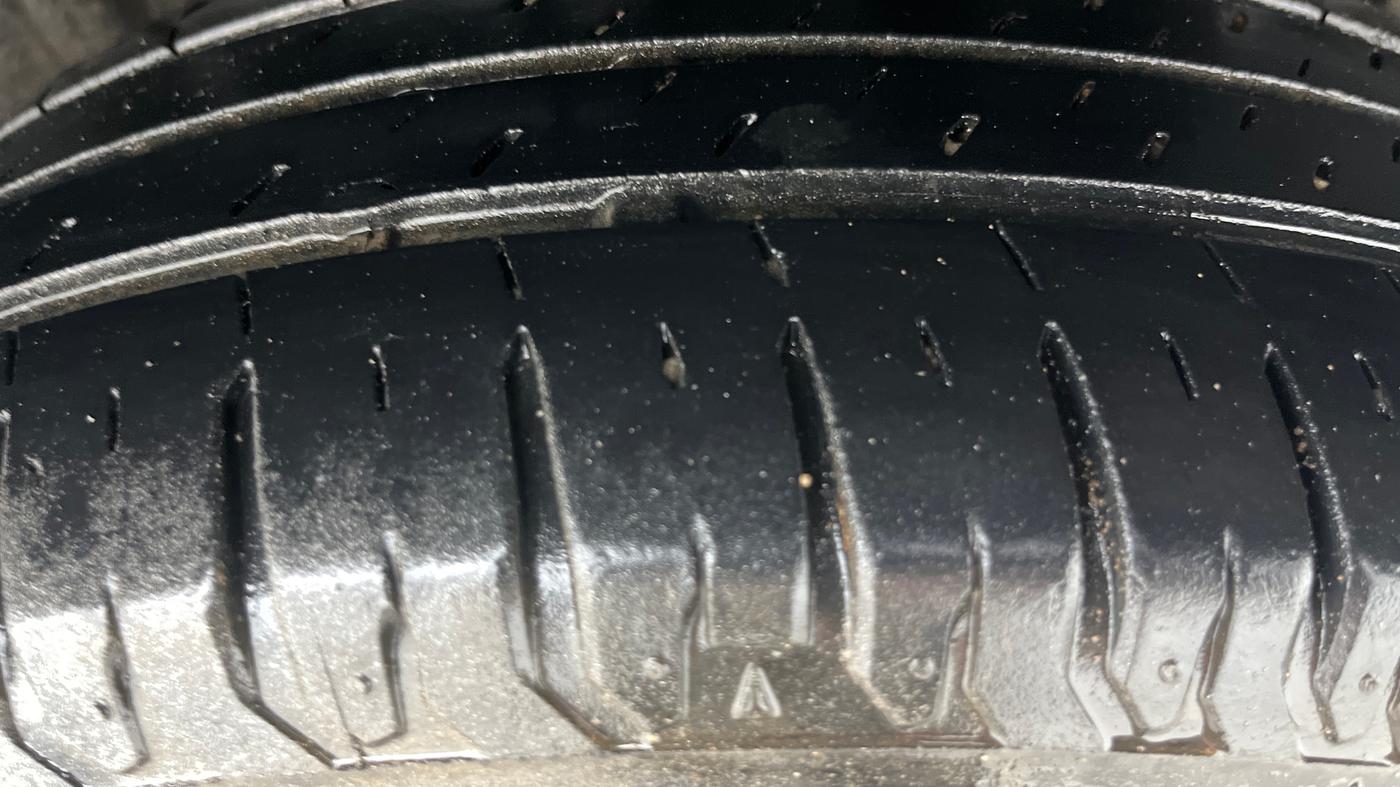 2021 Maruti Ertiga ZXI+ SHVS, Petrol, Manual, 43,146 km, Left Rear Tyre Tread