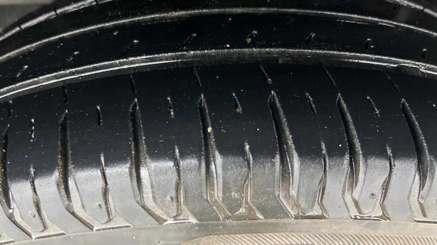 2021 Maruti Ertiga ZXI+ SHVS, Petrol, Manual, 43,146 km, Right Rear Tyre Tread